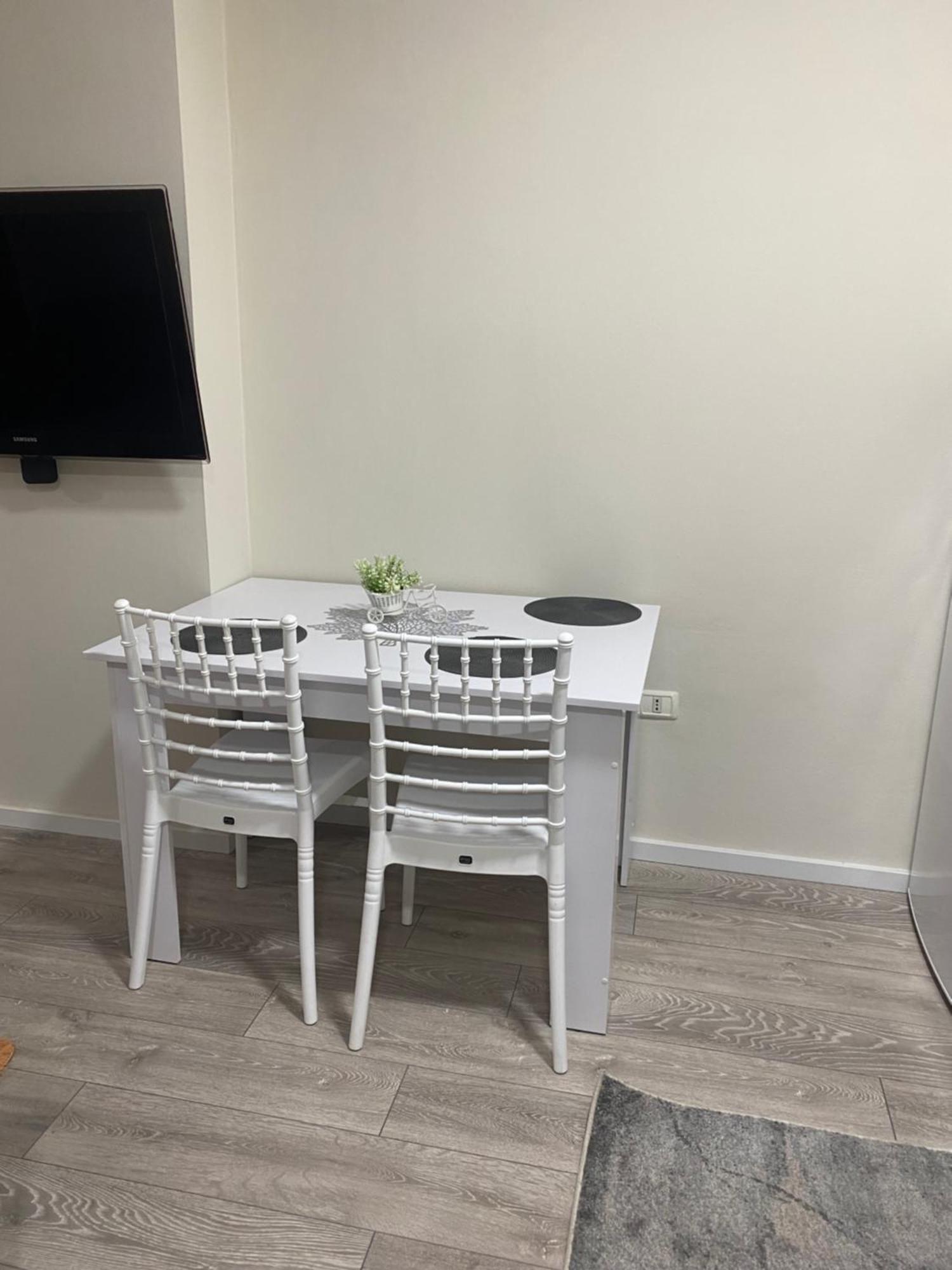 Chlo Apartment 5 Tirane Bagian luar foto